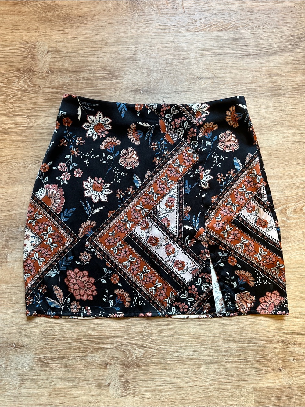 Forever 21 Black Floral Bandana Print Mini Skirt